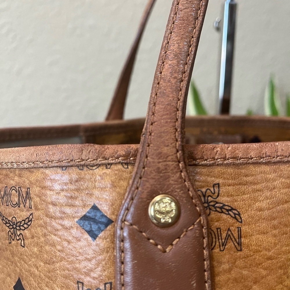 MCM COGNAC VISETOS SHOPPING TOTE - Picture 11 of 16